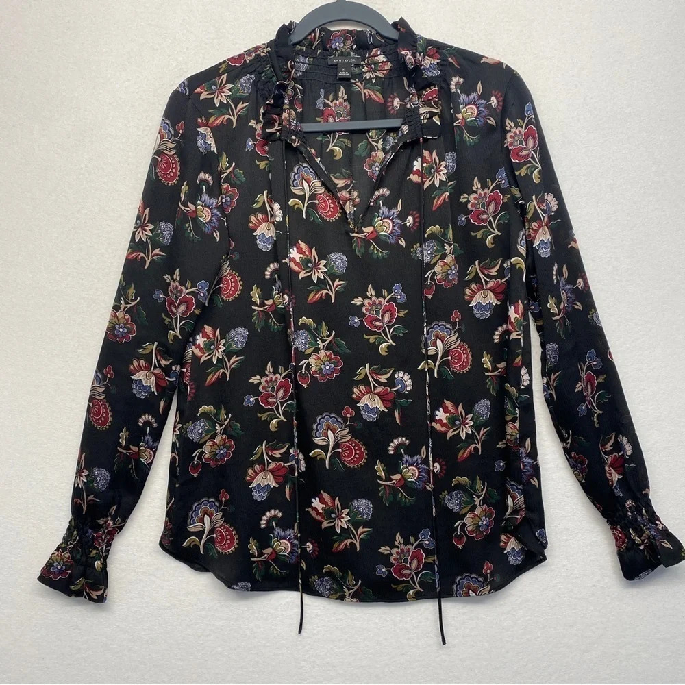Ann Taylor Floral Blouse Xs‎ Black